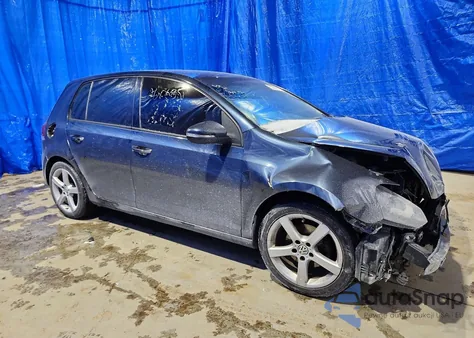 2014 Volkswagen Golf z USA, uszkodzony, nr VIN WVWDB7AJ8EW007701